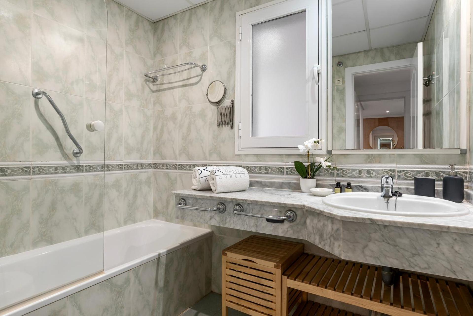 Charming And Spacious Apartment In Medina Garden - Puerto Banus Marbella Buitenkant foto